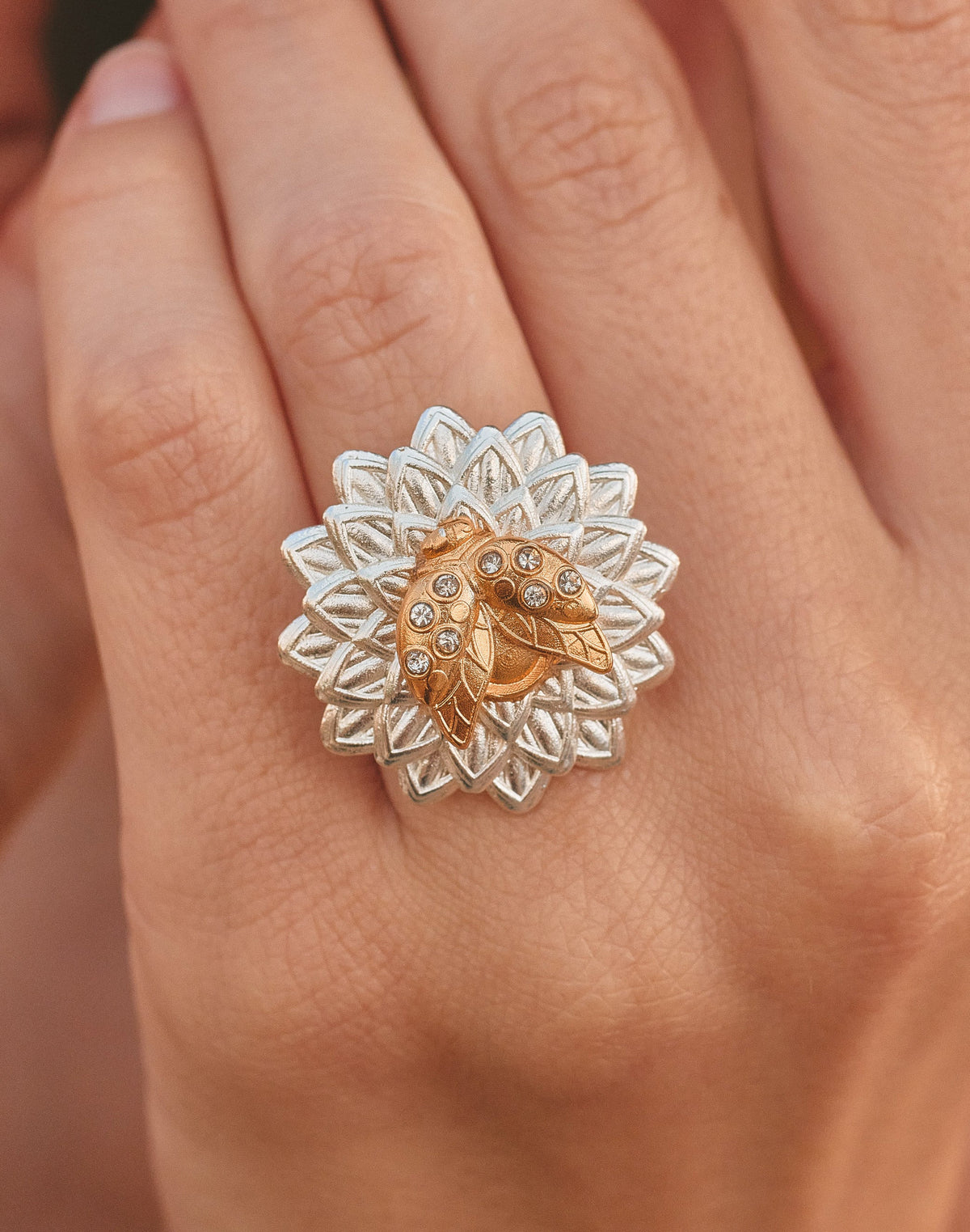 Anillo Crisantemo
