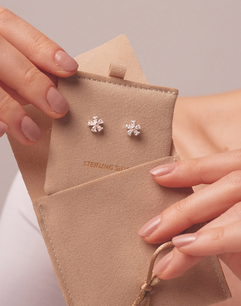 Aretes en Plata 925 Flor Clear