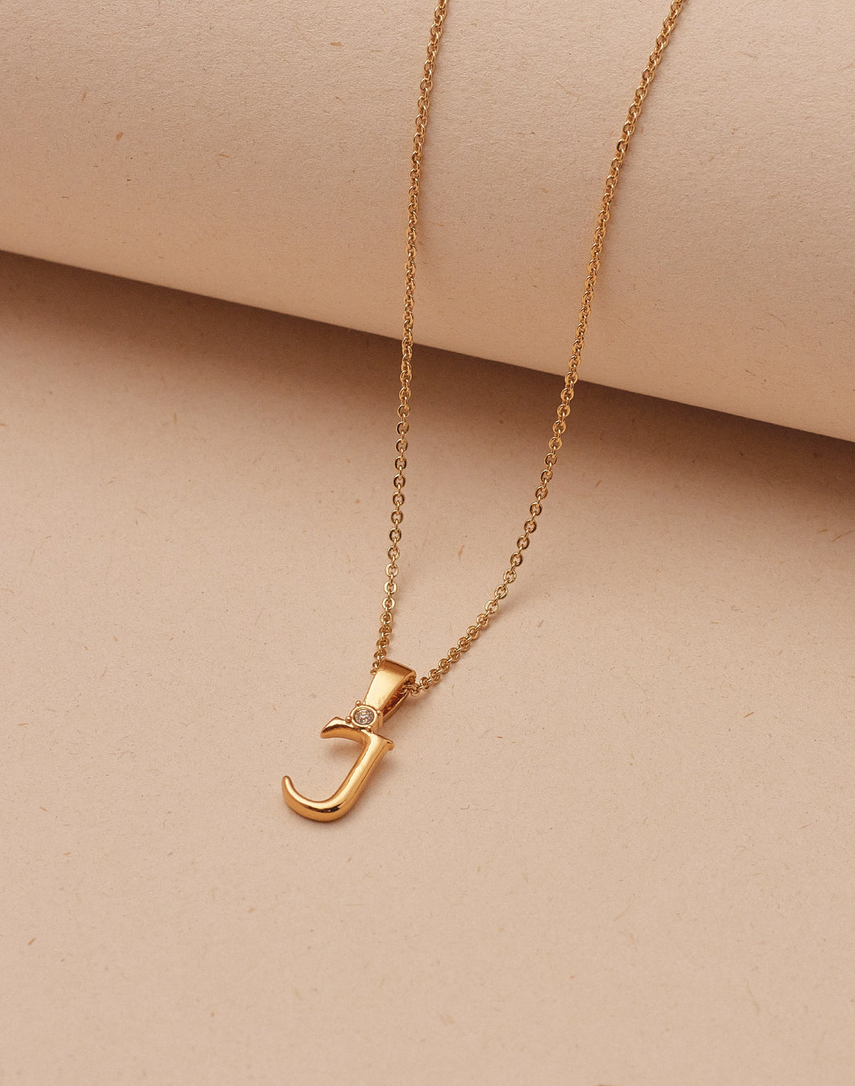 Collar de Letras Serif